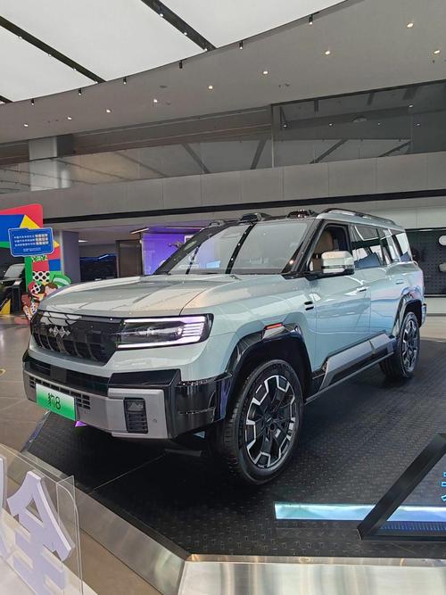 佛山277比亚迪方程豹硬派越野的爆款，英菲尼迪35周年与你共成长